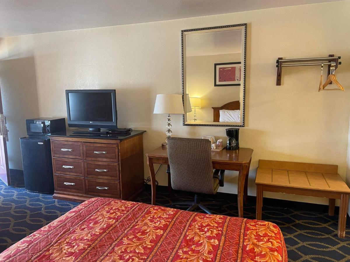 Holiday Motel Oakdale Ngoại thất bức ảnh