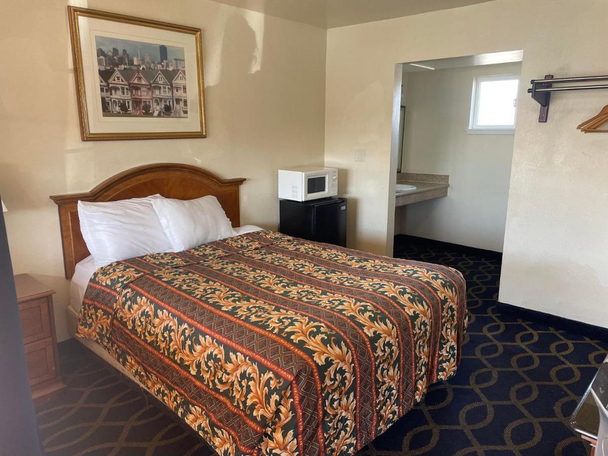 Holiday Motel Oakdale Ngoại thất bức ảnh