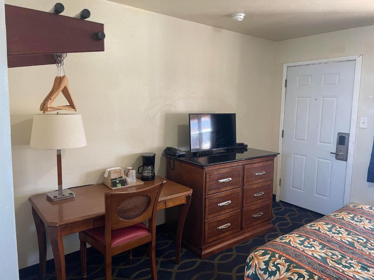 Holiday Motel Oakdale Ngoại thất bức ảnh