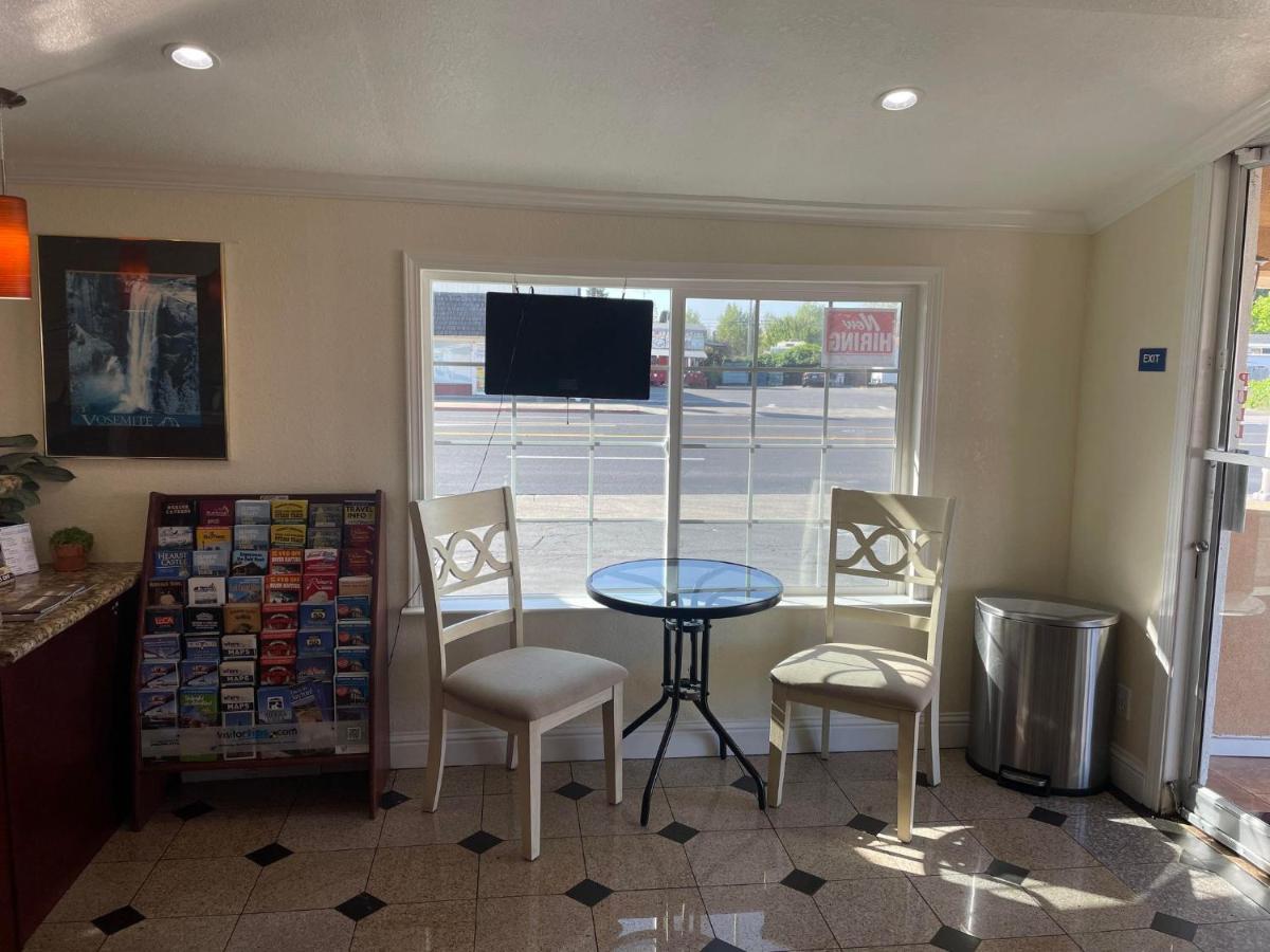 Holiday Motel Oakdale Ngoại thất bức ảnh