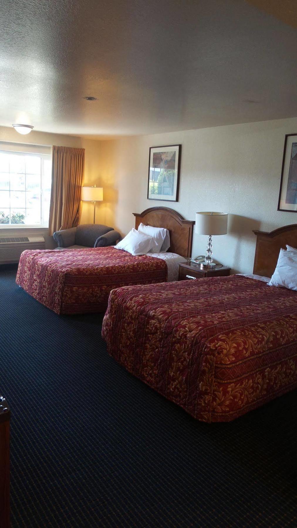 Holiday Motel Oakdale Ngoại thất bức ảnh