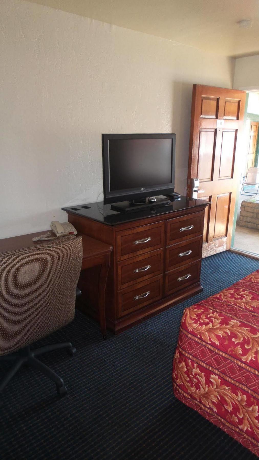 Holiday Motel Oakdale Ngoại thất bức ảnh
