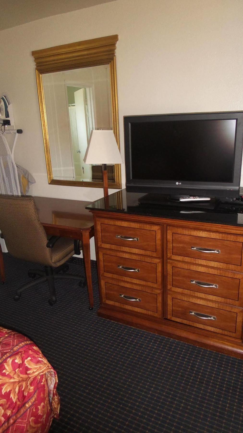 Holiday Motel Oakdale Ngoại thất bức ảnh