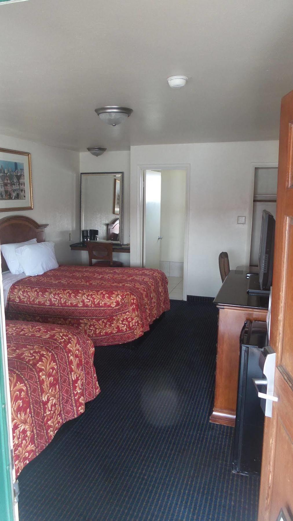 Holiday Motel Oakdale Ngoại thất bức ảnh